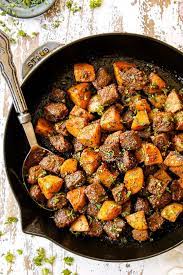 beef tips with fried taters